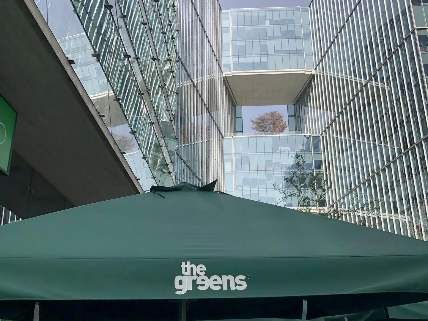 Fachada del local The Greens Presidente Riesco, Av. Presidente Riesco 5561, Local 101-A, Las Condes
