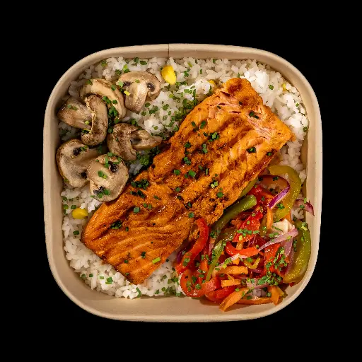 Salmón Grillado con Arroz